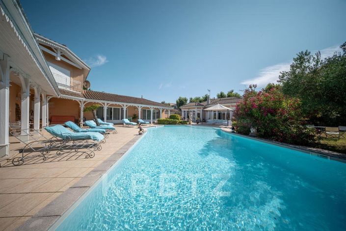 Image No.2-8 Bed House for sale