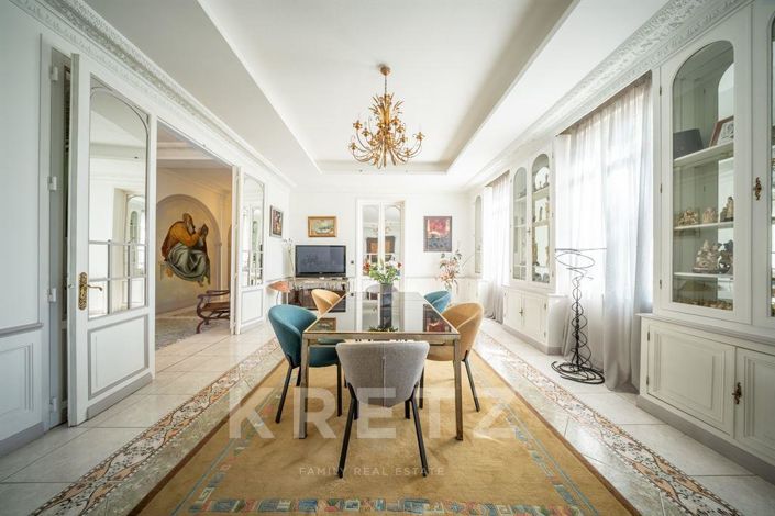 Image No.9-8 Bed House for sale