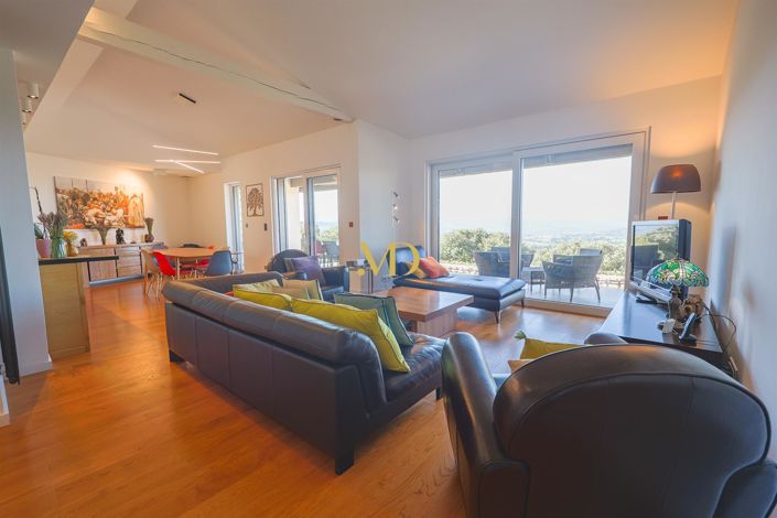 Image No.18-4 Bed House for sale