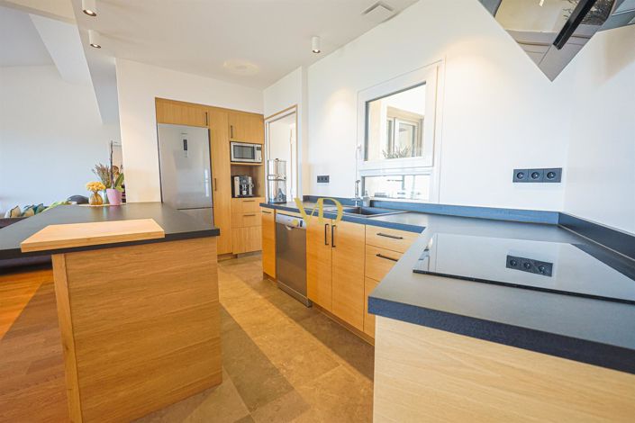 Image No.23-4 Bed House for sale