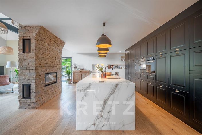 Image No.10-6 Bed House for sale