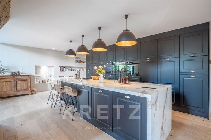 Image No.11-6 Bed House for sale