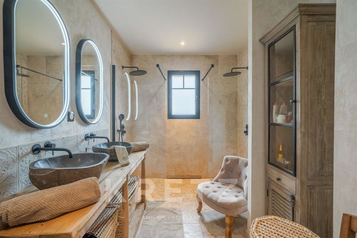 Image No.15-6 Bed House for sale