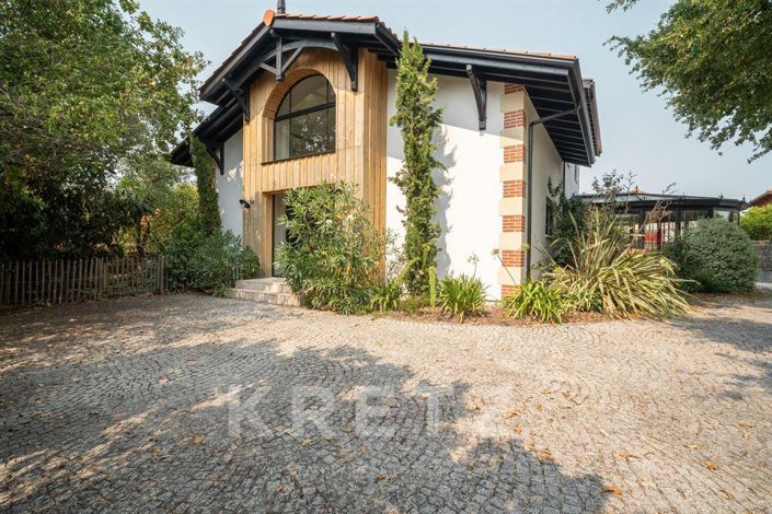 Image No.19-6 Bed House for sale