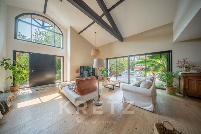 Image No.6-6 Bed House for sale