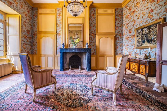 Image No.14-9 Bed Property for sale