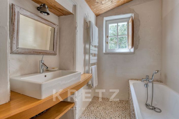 Image No.13-5 Bed House for sale