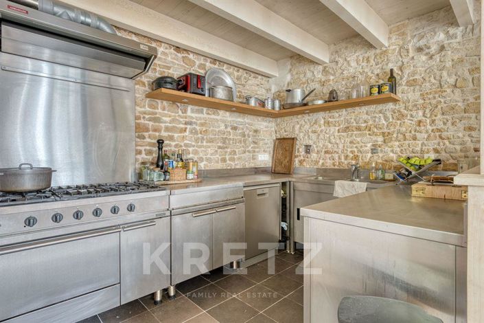 Image No.6-5 Bed House for sale