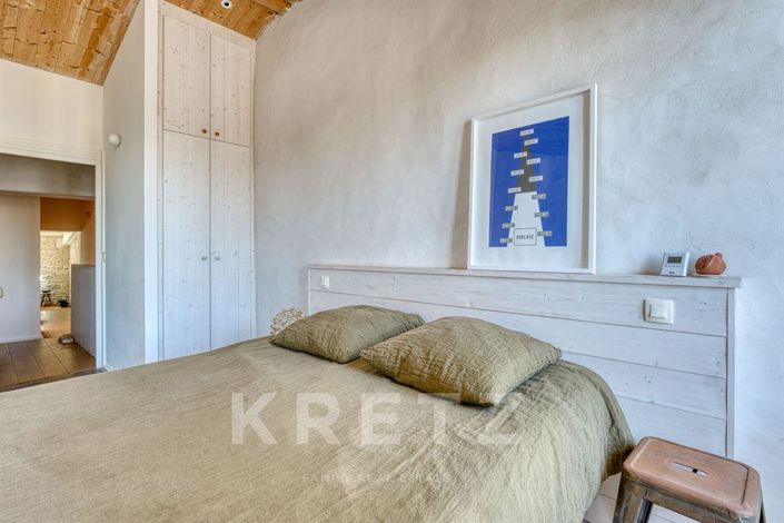 Image No.8-5 Bed House for sale