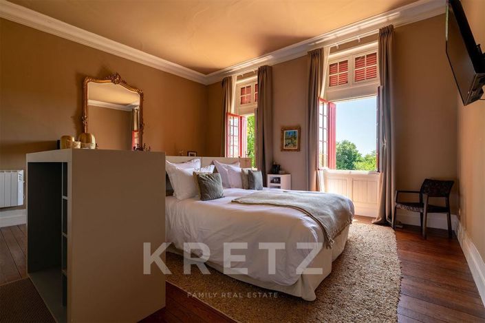 Image No.13-9 Bed Property for sale