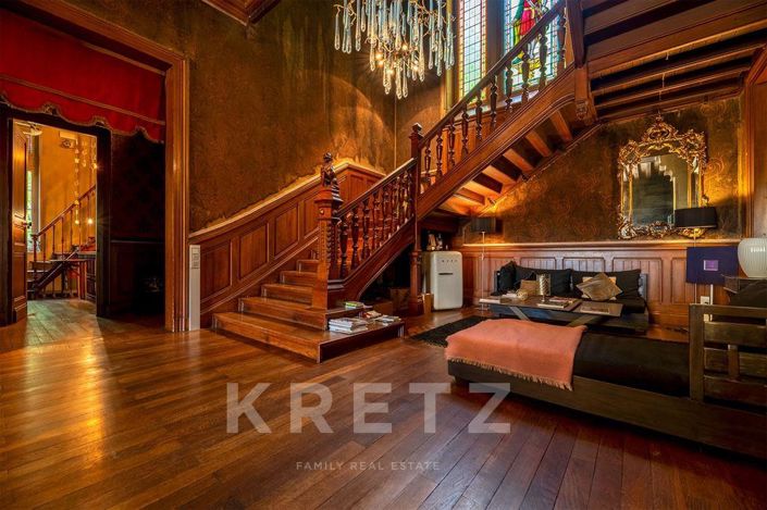 Image No.7-9 Bed Property for sale