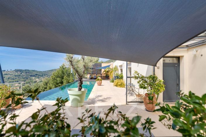 Image No.10-6 Bed Property for sale