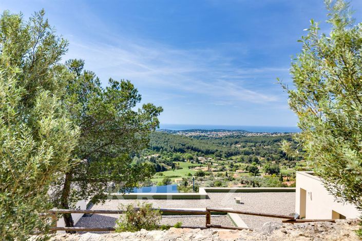 Image No.13-6 Bed Property for sale