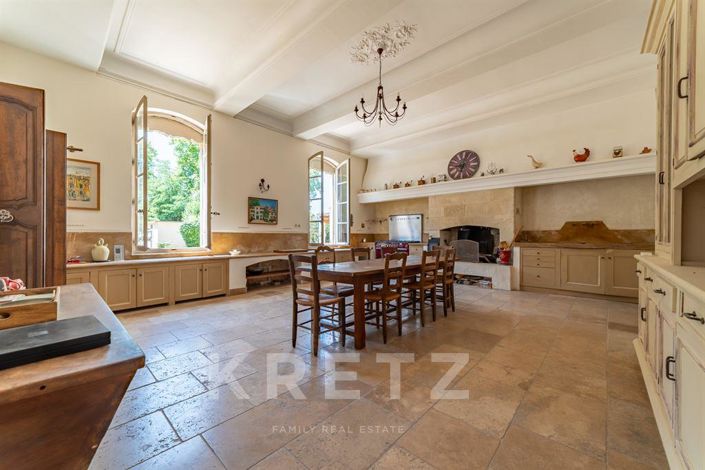 Image No.3-5 Bed Property for sale