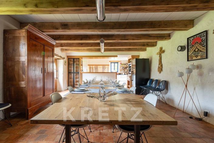 Image No.11-11 Bed Property for sale