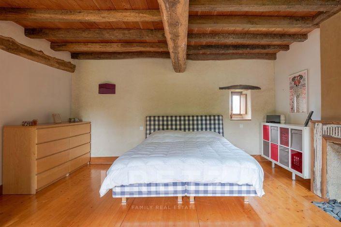 Image No.14-11 Bed Property for sale