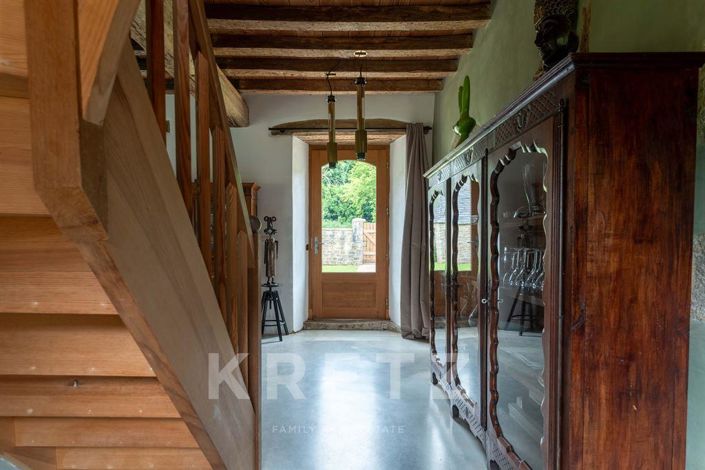 Image No.16-11 Bed Property for sale