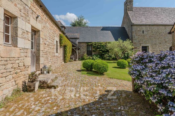 Image No.20-11 Bed Property for sale