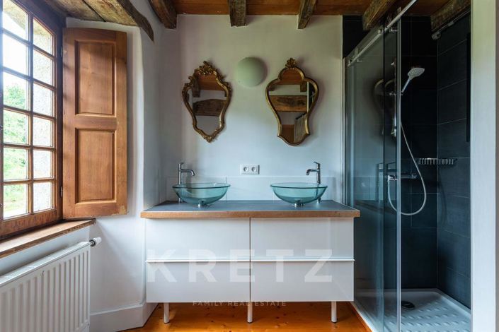 Image No.5-11 Bed Property for sale