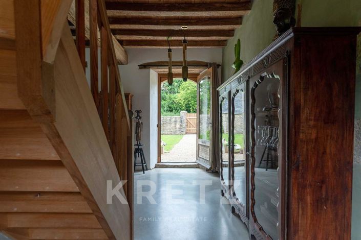 Image No.7-11 Bed Property for sale