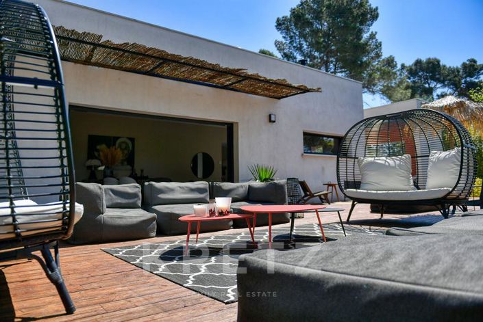 Image No.17-4 Bed House for sale