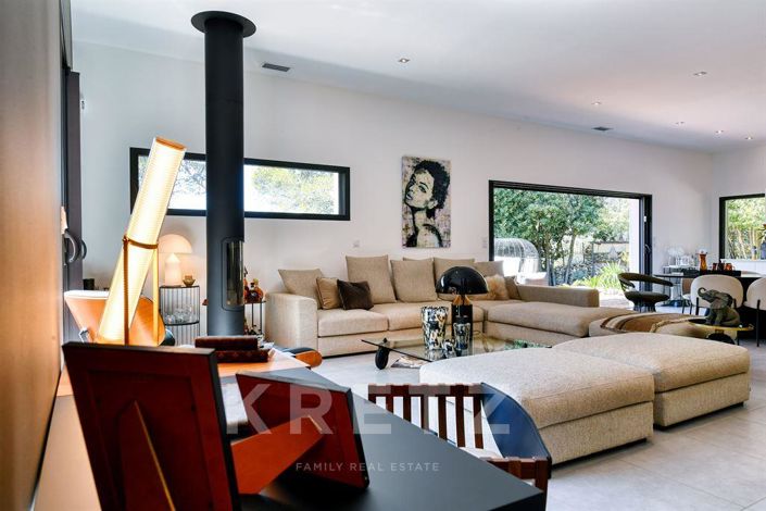 Image No.3-4 Bed House for sale