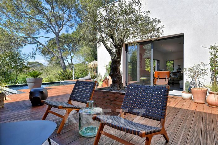 Image No.6-4 Bed House for sale