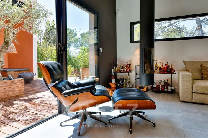 Image No.7-4 Bed House for sale