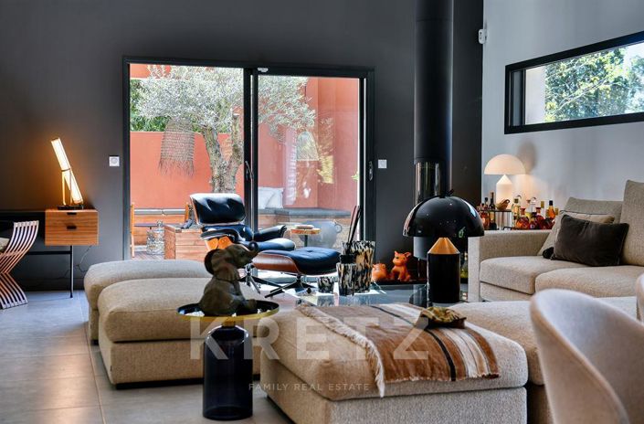 Image No.8-4 Bed House for sale