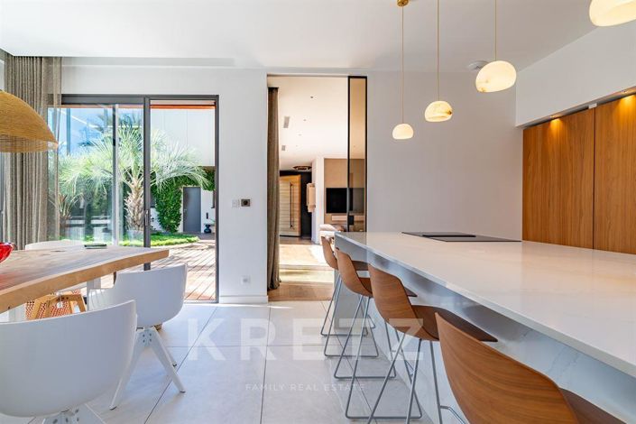 Image No.13-5 Bed House for sale