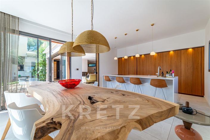 Image No.4-5 Bed House for sale