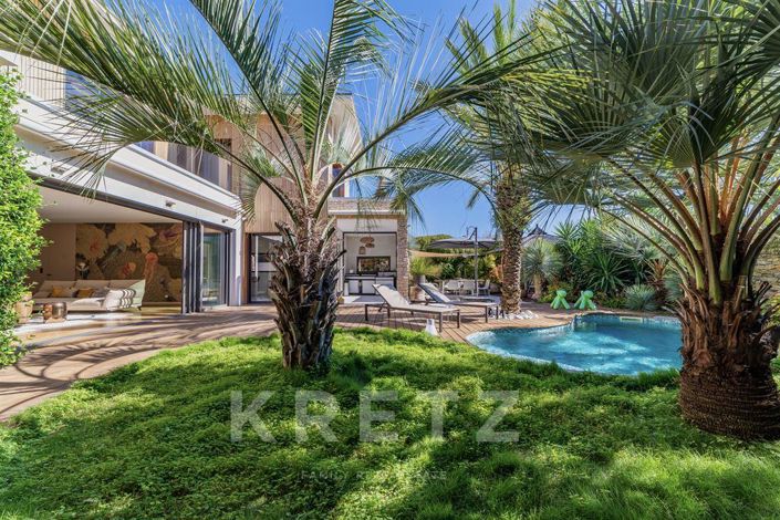 Image No.9-5 Bed House for sale