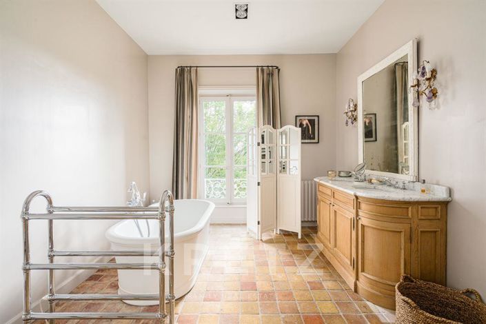 Image No.10-Propriété de 7 chambres à vendre à Rhône