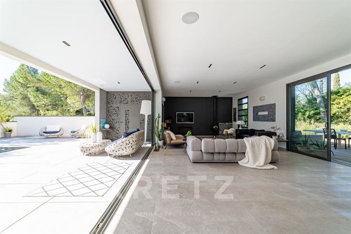 Image No.3-5 Bed House for sale