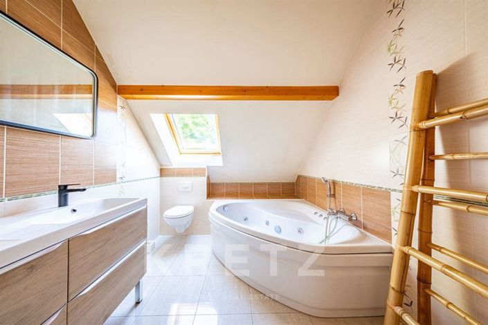 Image No.11-7 Bed House for sale