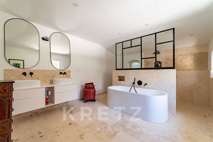 Image No.13-10 Bed House for sale