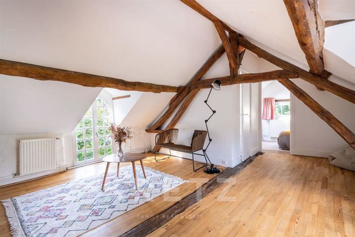 Image No.17-7 Bed House for sale