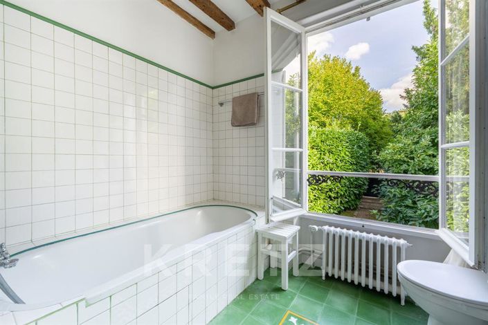 Image No.18-7 Bed House for sale