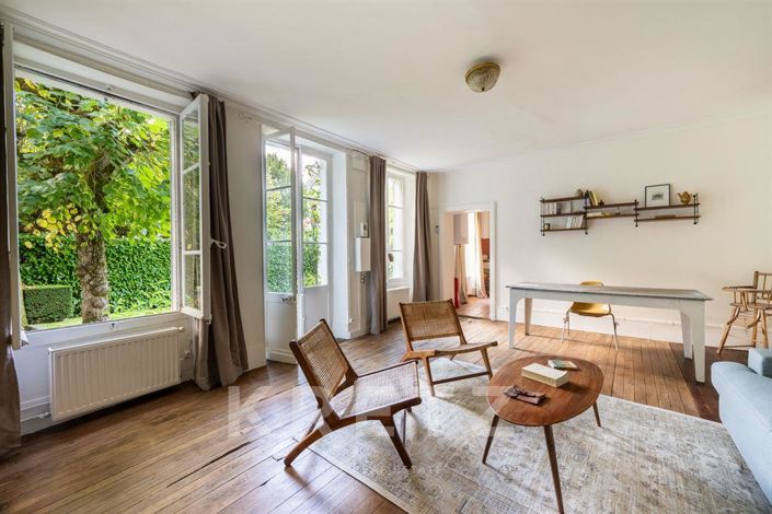 Image No.25-7 Bed House for sale