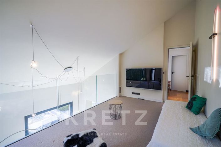 Image No.7-5 Bed House for sale