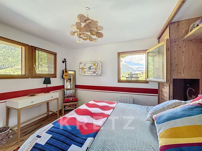 Image No.13-6 Bed House for sale