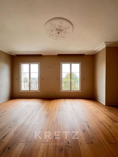 Image No.12-5 Bed House for sale