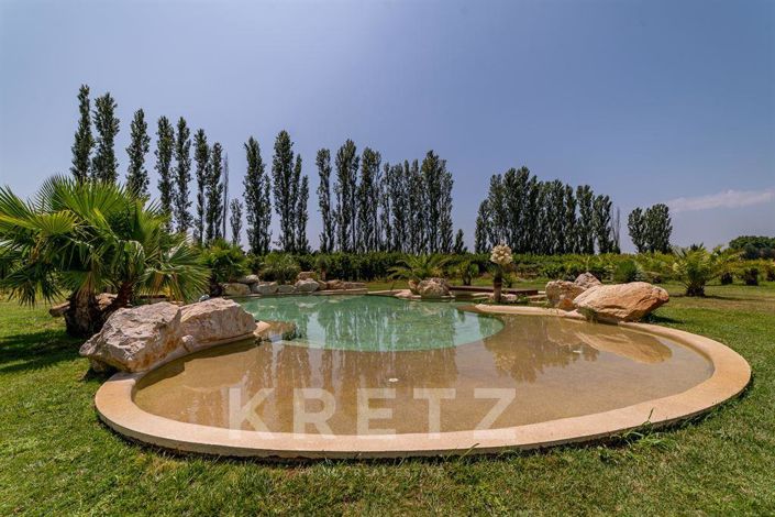 Image No.4-6 Bed Property for sale