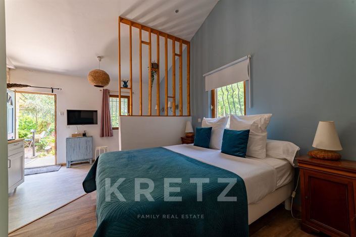 Image No.9-6 Bed Property for sale