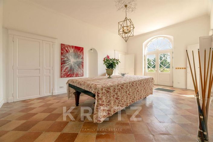 Image No.5-2 Bed House for sale