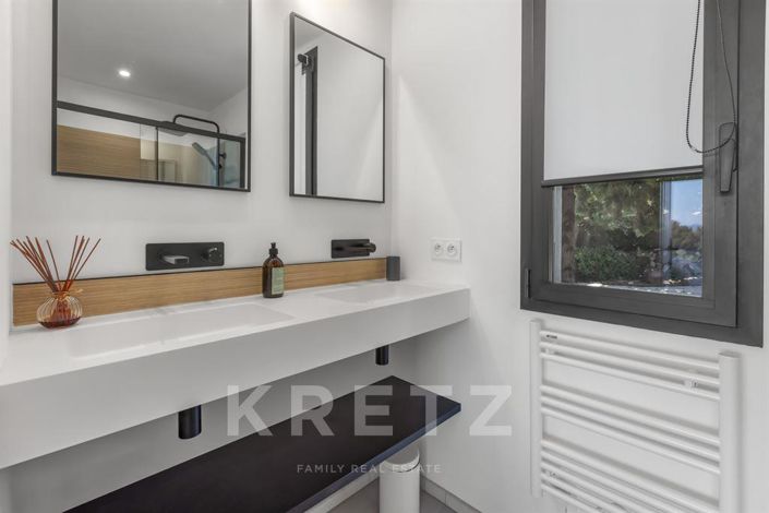 Image No.14-4 Bed House for sale