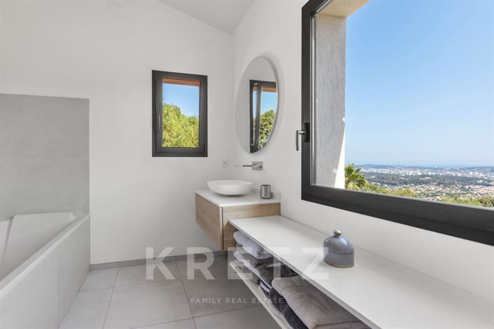 Image No.9-4 Bed House for sale