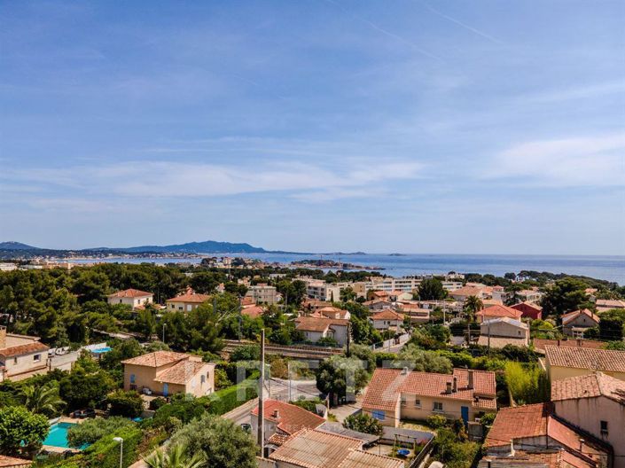 Image No.12-4 Bed House for sale