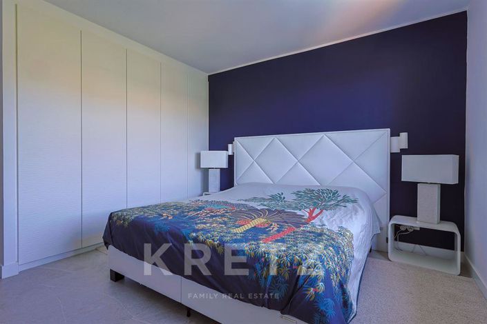 Image No.8-4 Bed House for sale