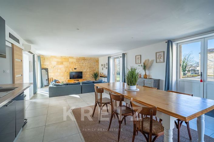 Image No.10-10 Bed House for sale